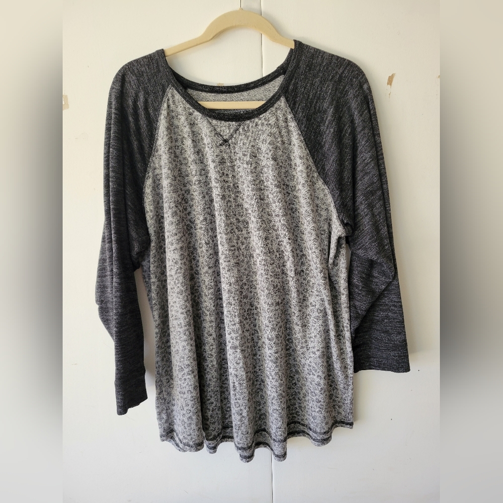 Torrid long sleeve oversized top with grey leopard print. 5x